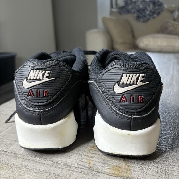 Nike Air Max 90 Leather GS Anthracite Black Team Red Kids Athletic Sneaker Sz 6y - Picture 4 of 9